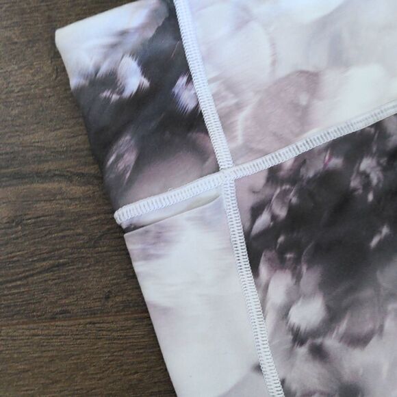 Athleta Run Free Winter Garden 7/8 Tight size XS - Picture 10 of 11